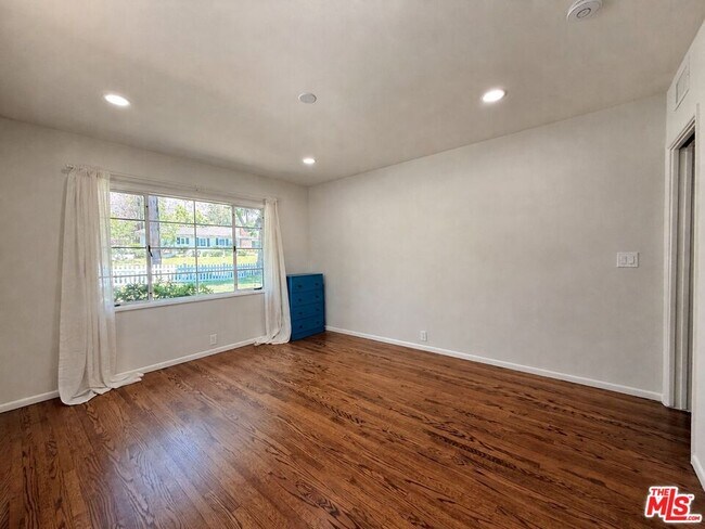 Building Photo - 1796 E Mendocino St