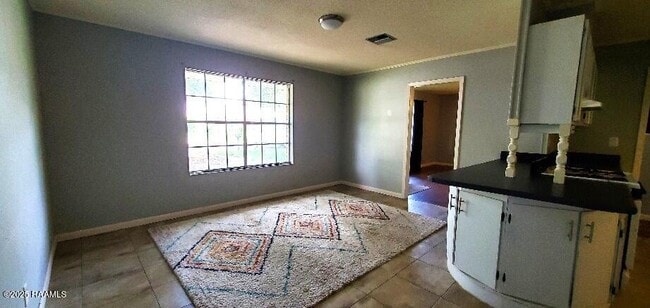 Building Photo - 116 Sorority Dr