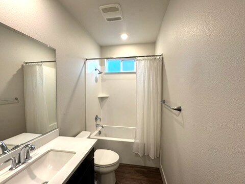 Building Photo - 1340 Civic Center Dr