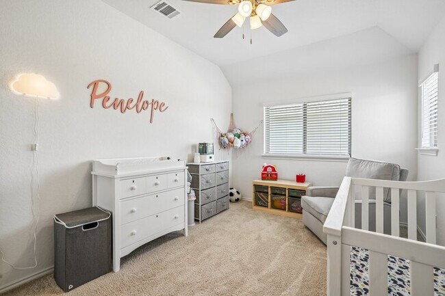 Building Photo - 5050 Park Cpe