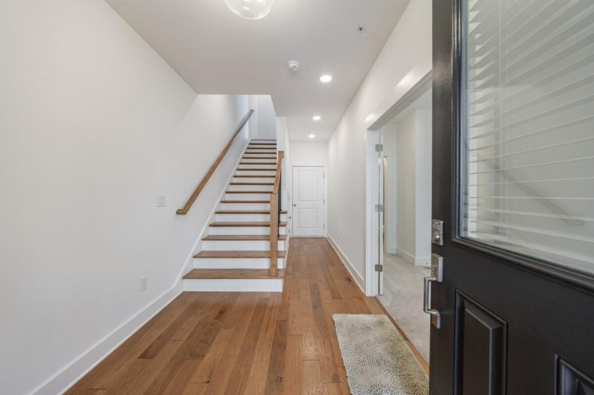 Building Photo - 1032 Robert Smalls Wy