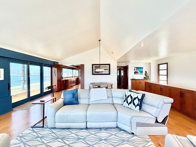 Building Photo - 2524O- Amazing Waterfront | FURNISHED