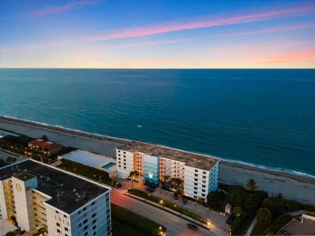 Building Photo - 900 Ocean Dr