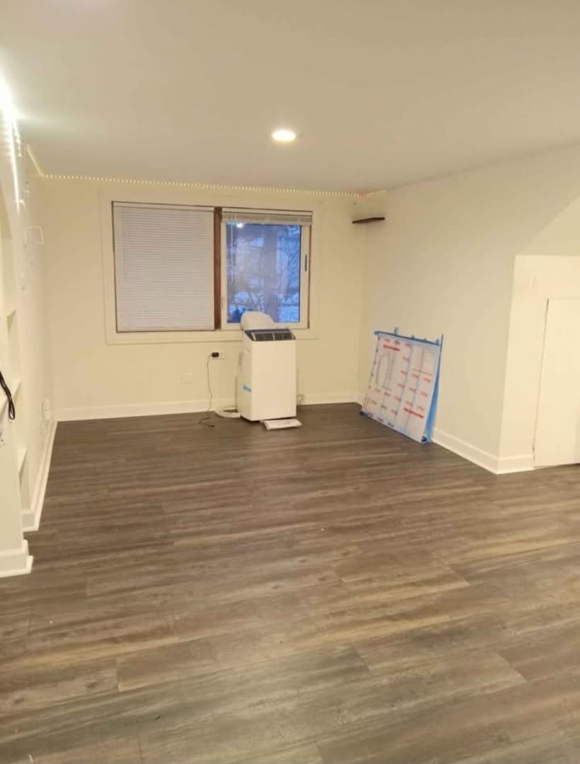 Building Photo - 285 Old Gary Ave