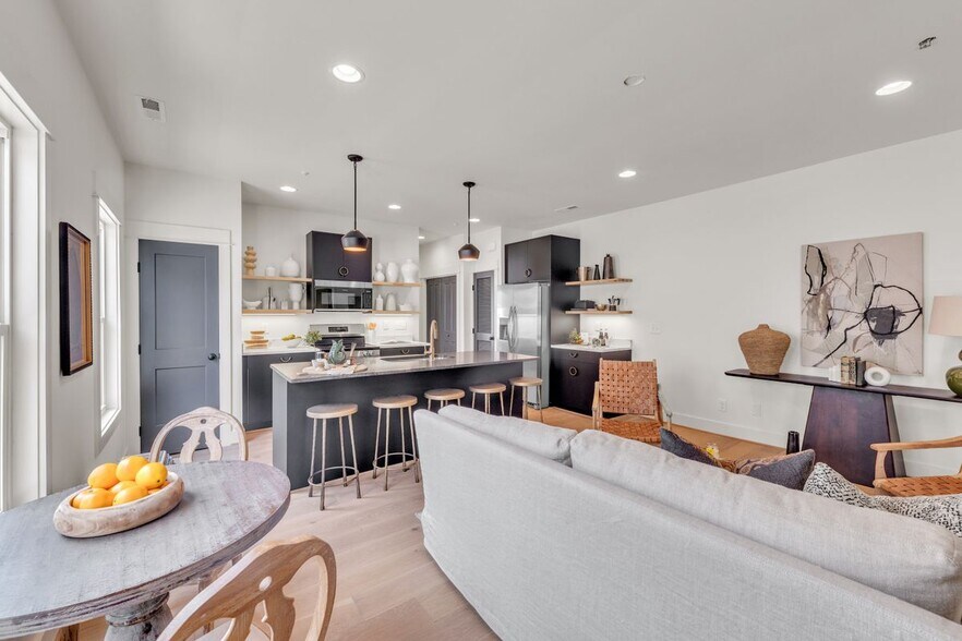 Building Photo - 4115 4th Ave S