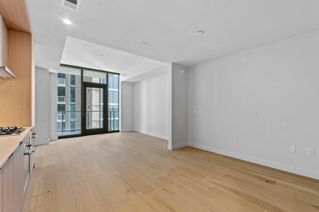 Building Photo - 44 East Ave