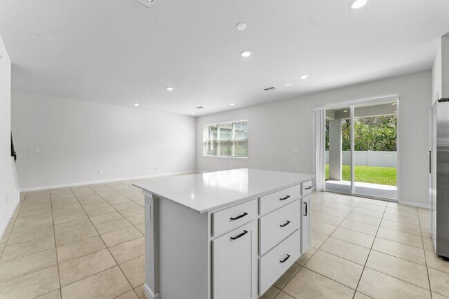 Building Photo - Practically brand new 3 BR/2.5 BA/2 Car Garage home in highly sought after GATED community of Ard...