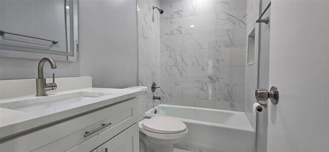 Building Photo - 8606 NW 35th St