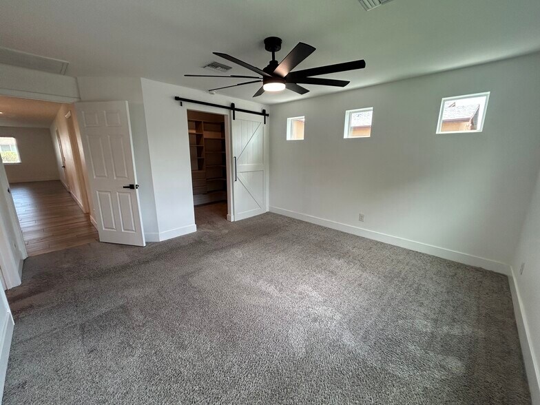 Building Photo - 3507 E Claire Dr