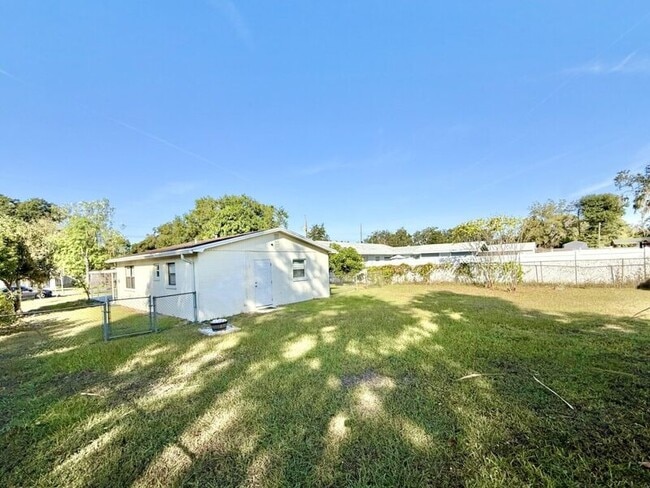 Building Photo - 1221 Jewel Ave