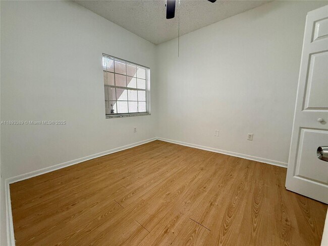 Building Photo - 2421 NW 96th Terrace