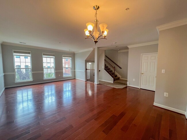 Building Photo - Lavish 3 Bed 2.5 Bath Brick Townhome In Ce...