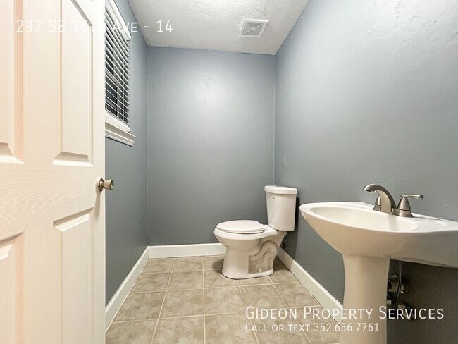 Building Photo - 237 SE 16th Ave