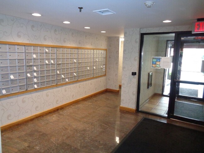 Building Photo - 3920 Mystic Valley Pkwy