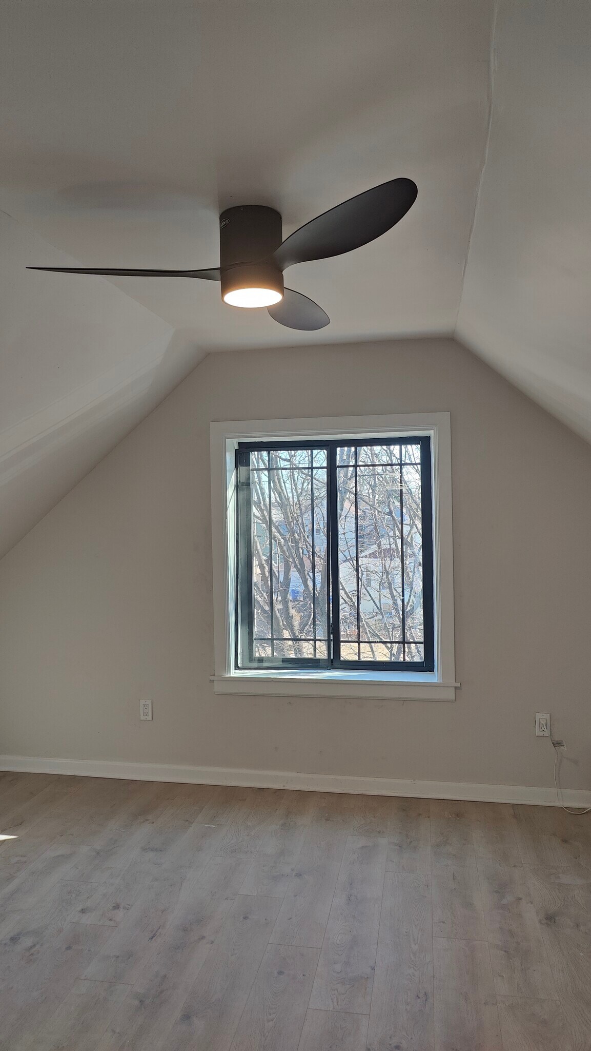 Building Photo - 3038 W 40th St