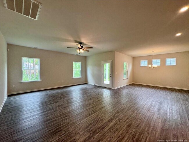 Building Photo - 107 Altair Ln