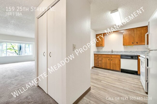 Building Photo - Spacious Updated 2 Bedroom 1 Bath Upstairs...