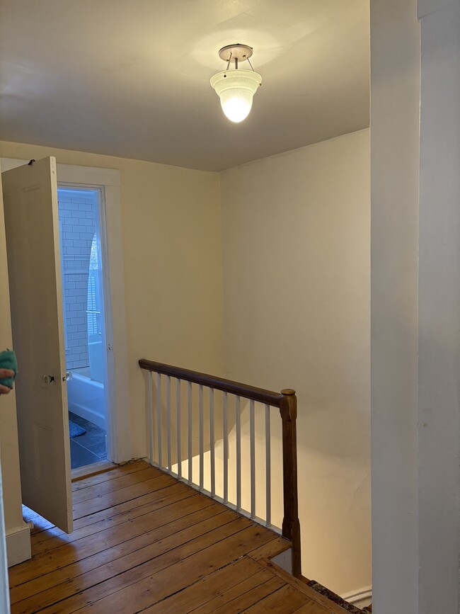 Upstairs landing - 38 Sumner St