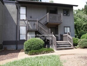 Building Photo - CEDAR COVE ON PEACE HAVEN ROAD!