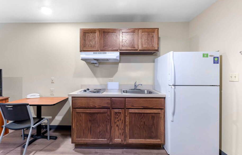 Building Photo - Furnished Studio-Lubbock - West