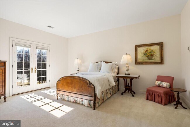 Building Photo - 7440 Old Maple Square