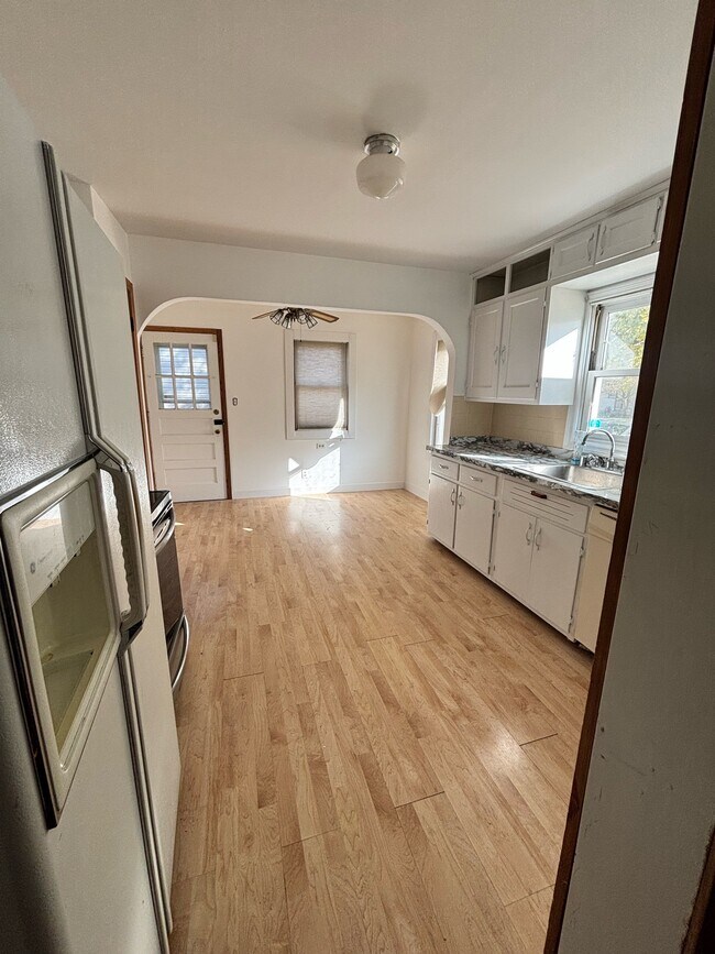 Building Photo - 2311 Lawndale Ave