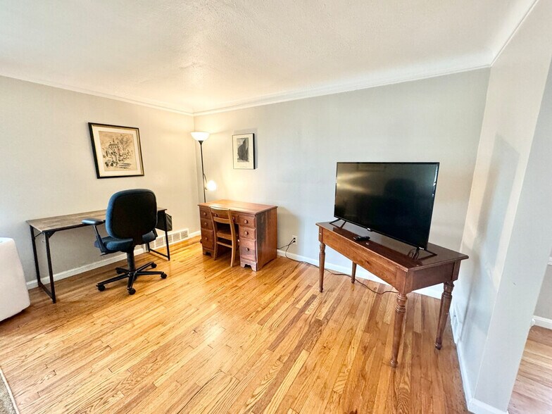 Building Photo - 3698 Washington Blvd