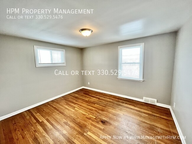 Building Photo - Remodeled one-bedroom apartment. First mon...