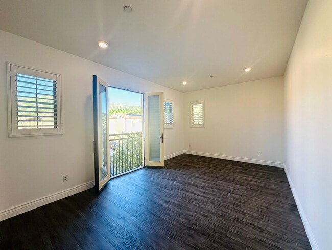 Building Photo - Luxury Estate in Exclusive Gated Community of Orchard Hills