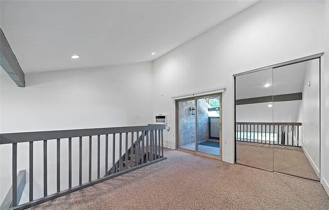 Building Photo - Well-Appointed Unit with Quality Finishes
