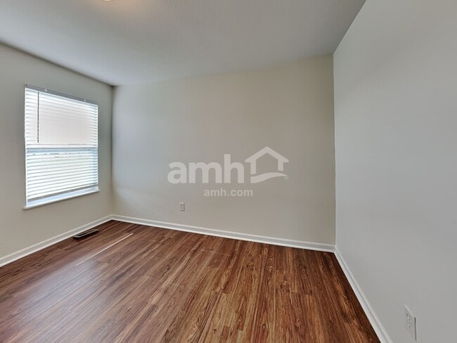 Building Photo - 109 Sandburg Dr