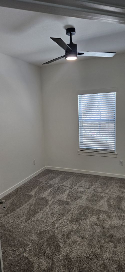 Building Photo - 1378 W Mt Comfort Rd