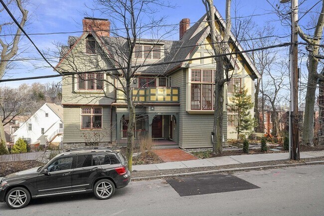 Building Photo - 165 Winthrop Rd