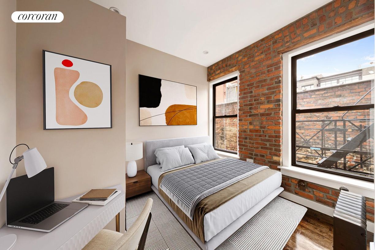 Building Photo - 437 E 12th St