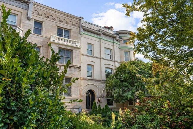 Primary Photo - 2131 S St NW