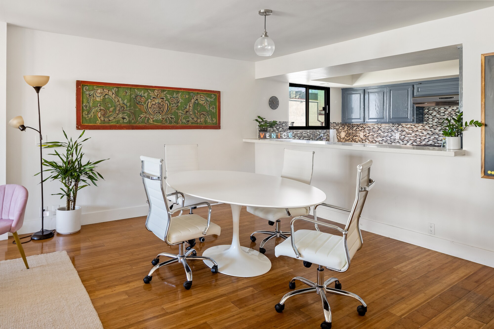 Dining area - 18 N Venice Blvd