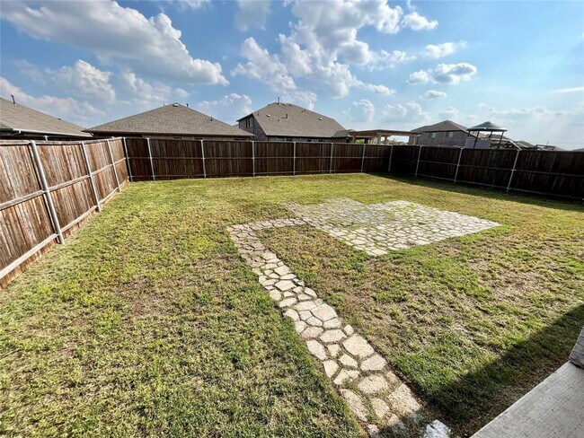 Building Photo - 1304 Rosebush Rd