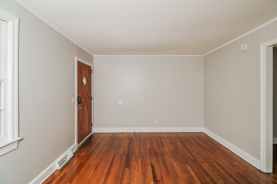 Building Photo - 5217 Spalding Ave