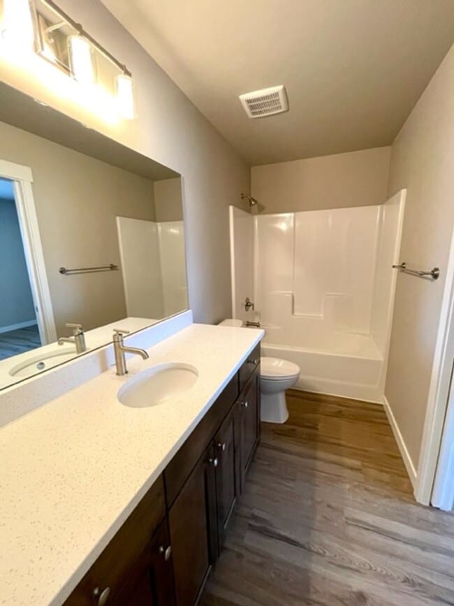 Building Photo - Lucia Duplex - 61522-LUCI-00