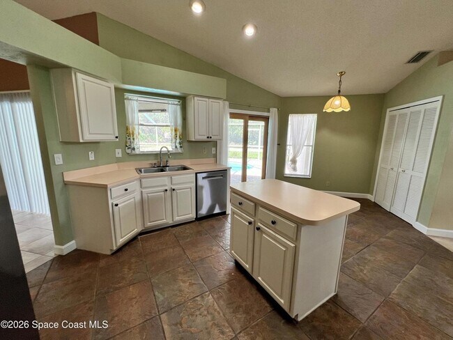 Building Photo - 1170 Briar Run Cir