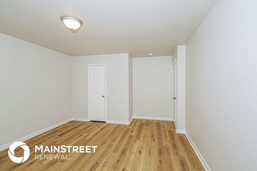 Building Photo - 360 Clover Cir