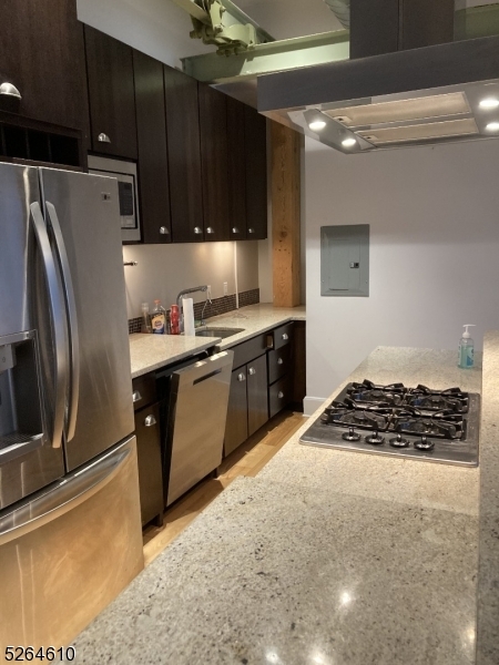 Building Photo - 988 Johnson Pl