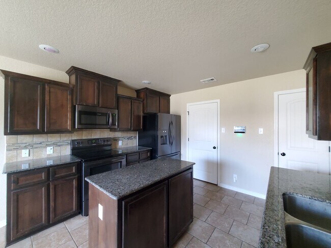 Building Photo - 6109 Newcastle Dr