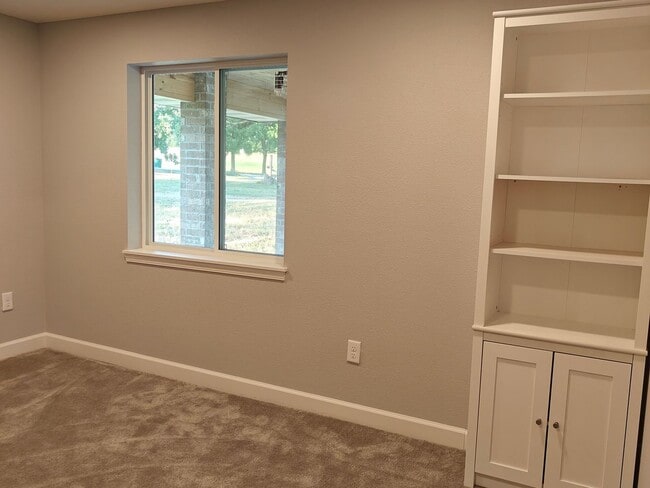 Building Photo - 3 Bedroom Single Family Home in Pleasant Hope