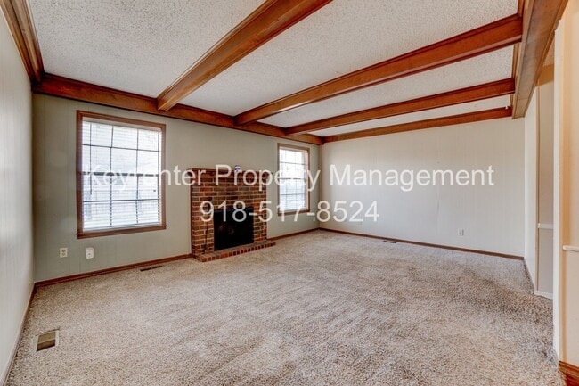 Building Photo - Beautiful 2bed/2bath Duplex!!