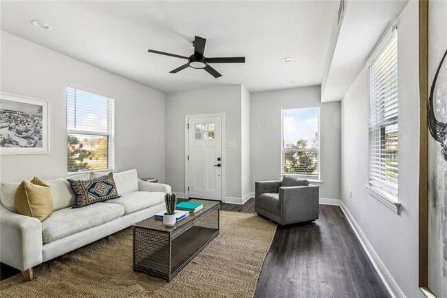 Building Photo - 3015 Wall Blvd