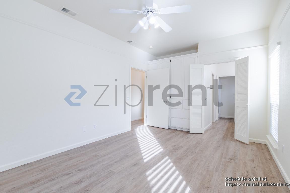 Building Photo - 2703 Albany Ave