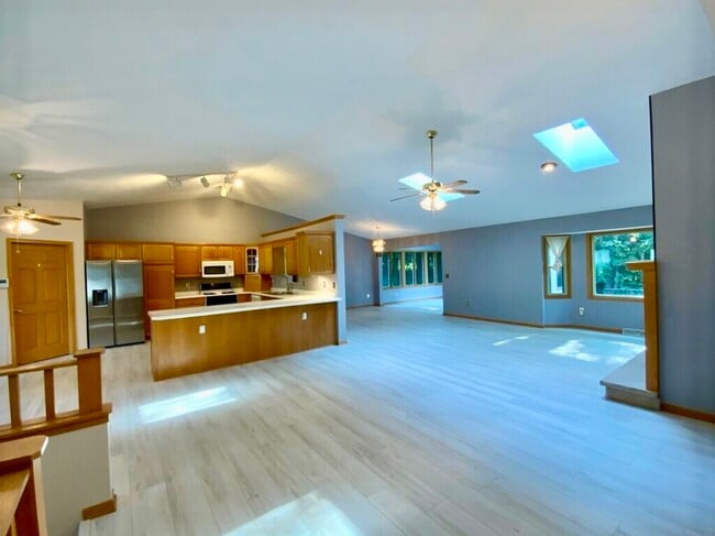 Building Photo - 3121 Carefree Dr