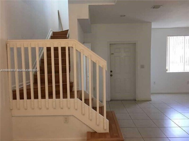 Building Photo - 2621 SE 15th Pl