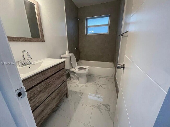 Building Photo - 3906 SW 12th Ct